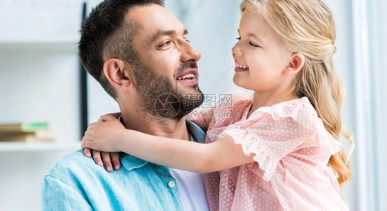 �ְֵ�������޳�Ʊ�ֻ�����Ϸ����,ģ�⾭Ӫ���װ�޽�ͼ,ɫ�ʷḻ��ˮӡ����ͼ
