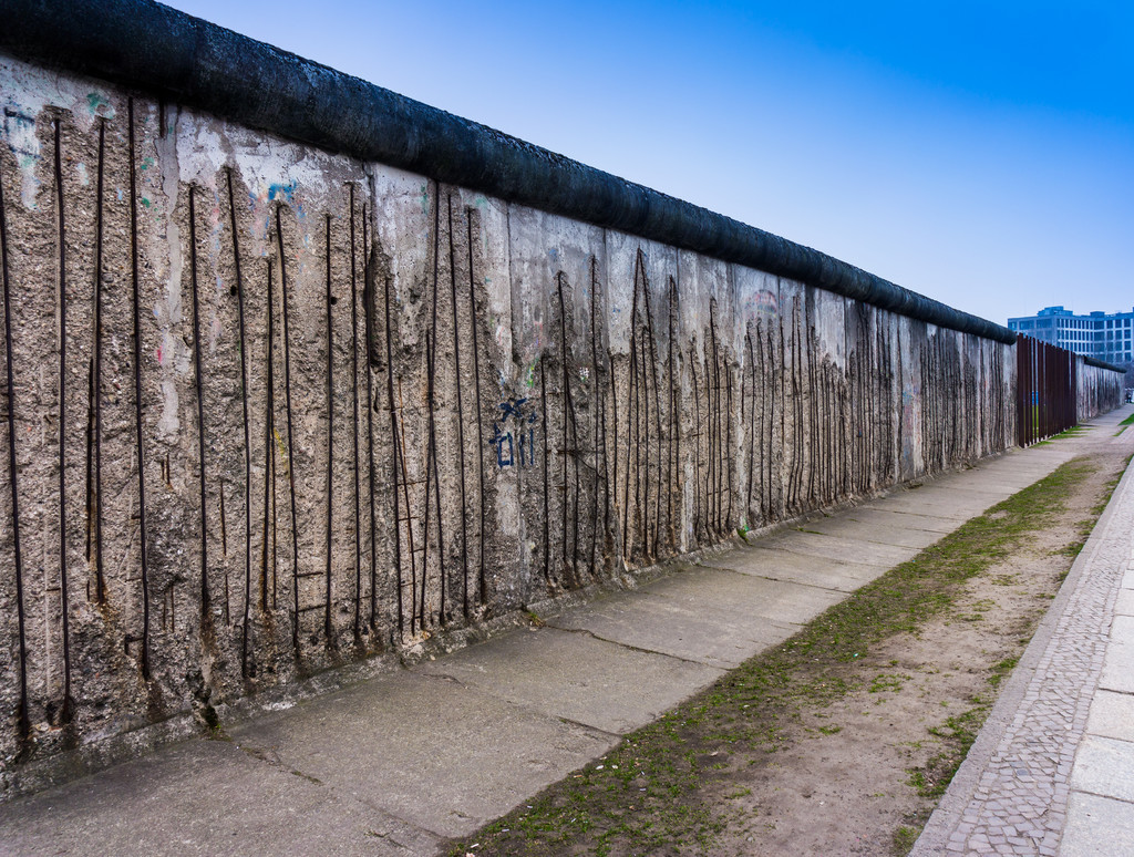 ����ǽThe Berlin Wall������Ϸ����2026 �ٷ�ԭ��