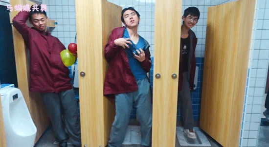 �군�ұ���ͬѧ��Χ����������Ϸ����v1.0 �ⰲװ��ɫ��
