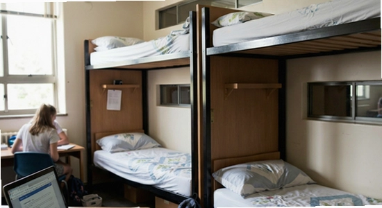 http://example.com/mailian_college_dorm.jpg