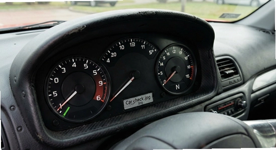 car_check_dashboard.jpg