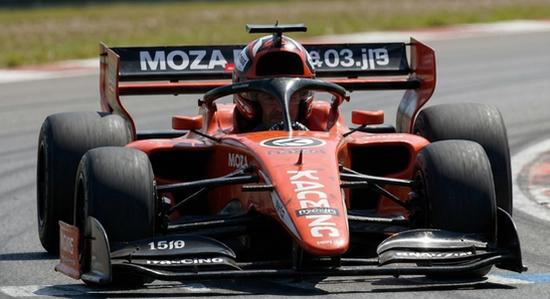moza_racing_03.jpg