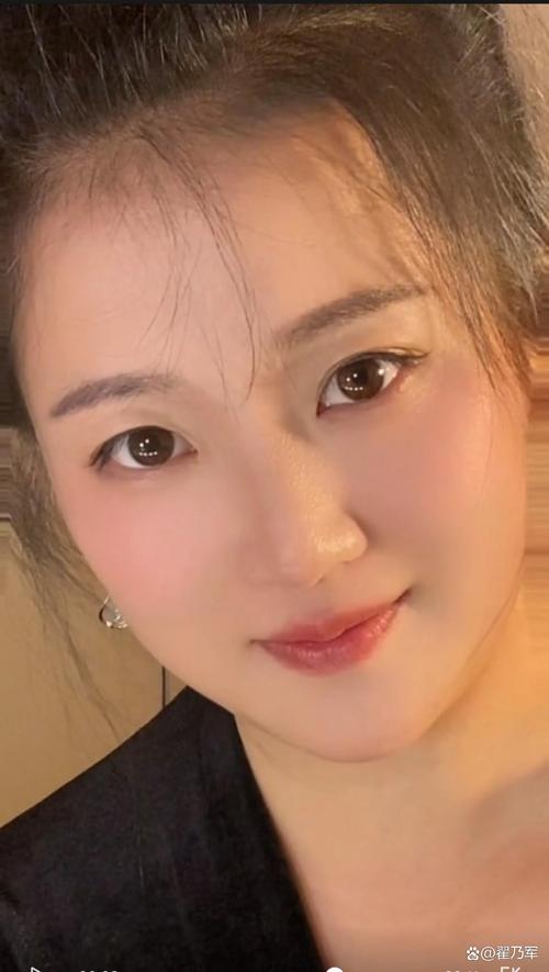 ��˵����Ư��Ů��Talking Pretty Girl���ؽ�ͼ