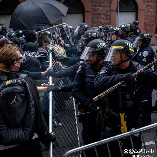 ���ҷ���Cop Squad�ٷ�������v0.1.0 �������