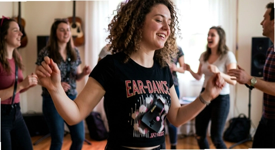 ear_dance_2_670x360