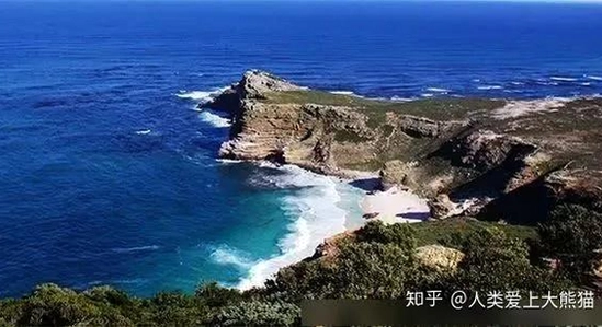 和平精英体验服下载手机版 安装界面 手机屏幕 科技感 蓝色调 无水印 宣传图